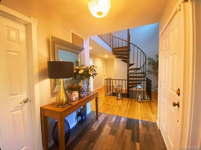 Foto del edificio - 5 Bay Woods Dr