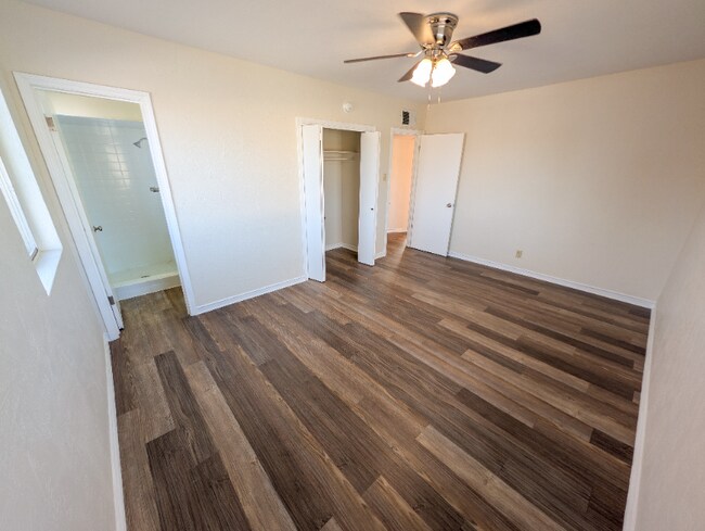 Foto del edificio - 3524 Mobile Ave