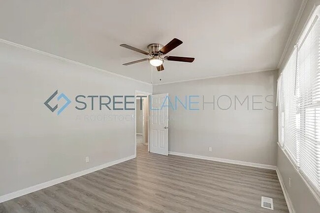 Building Photo - 3042 Bethune Ave