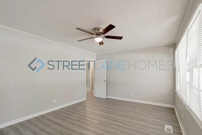 Foto del edificio - 3042 Bethune Ave