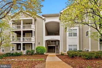 Building Photo - 1708 Lake Shore Crest Dr