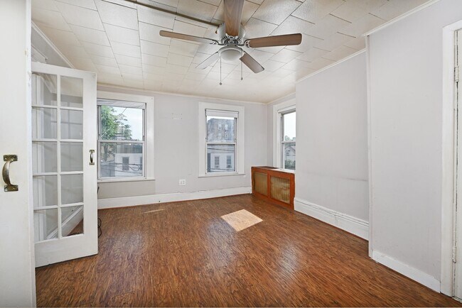 Foto del edificio - 319 5th St