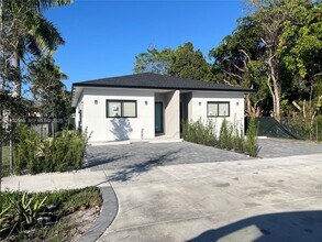 Building Photo - 119 NW 5th Ave