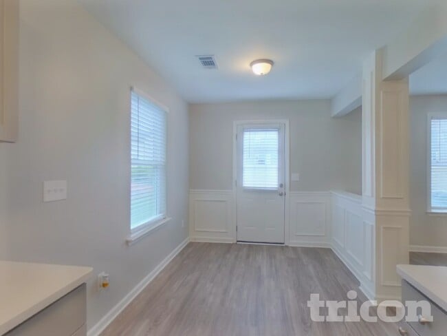 Building Photo - 149 Hidden Lakes Rd