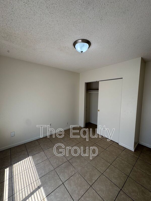 Building Photo - 524 S Encina St