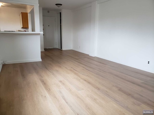 Building Photo - 3081 Edwin Ave