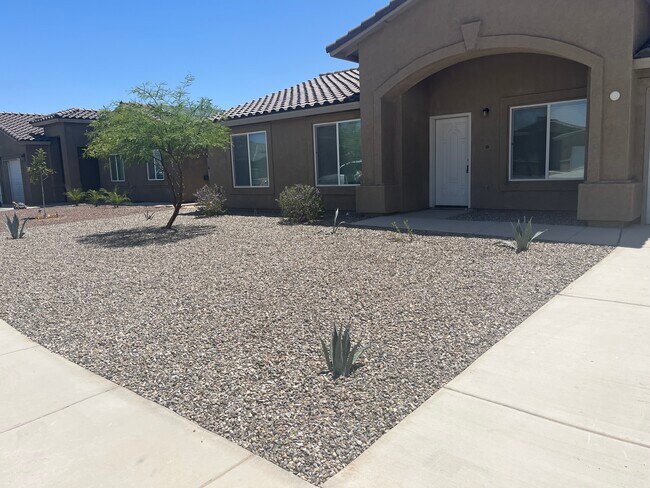 Foto del edificio - 7561 E 42nd Ln