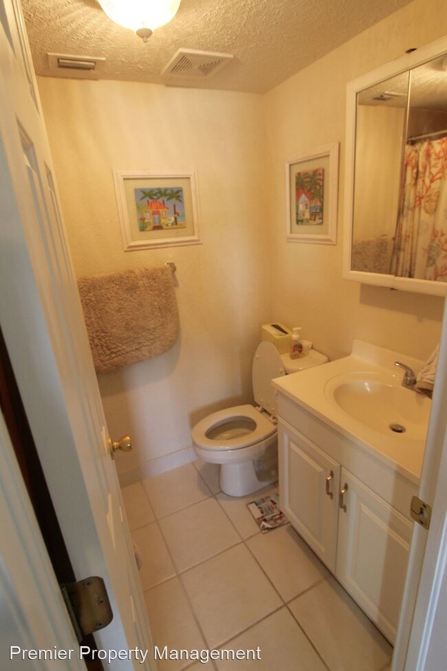 Building Photo - 2 br, 2 bath House - 4609 Bayshore Drive #N-3
