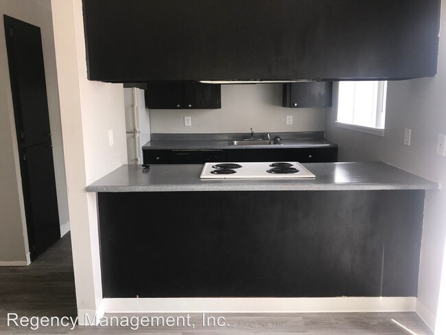 Foto del edificio - 8737-8756 SE Henderson Dr