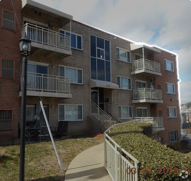 Building Photo - 4274 E Capitol St NE