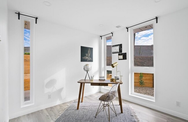 Foto del edificio - 837 1/2 N Kingsley Dr