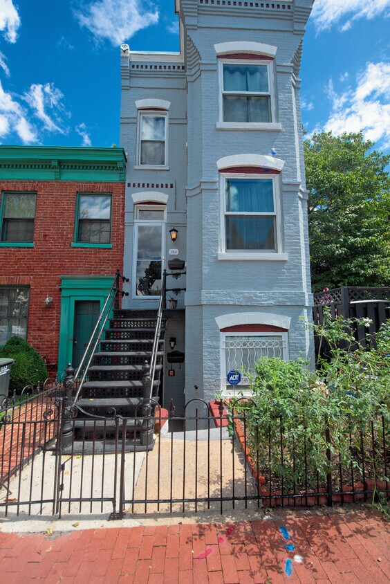 Primary Photo - 124 6th St SE