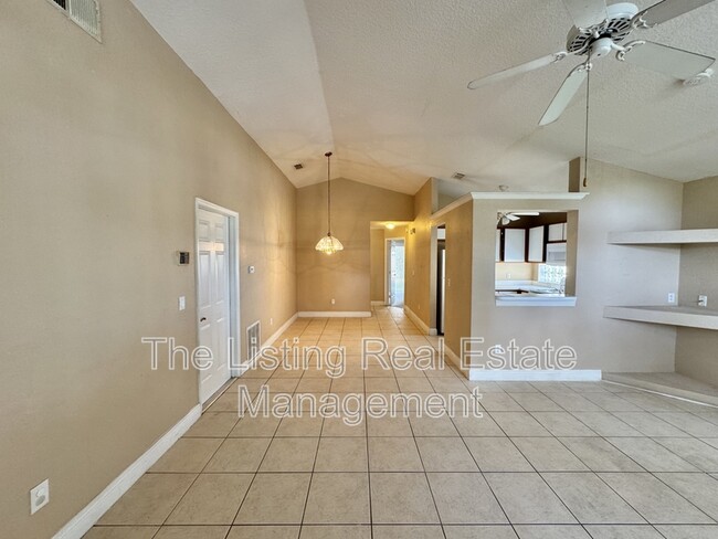 Foto del edificio - 12215 Upstream Ct