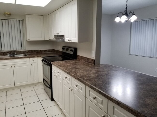 Foto del edificio - 9809 Turf Way