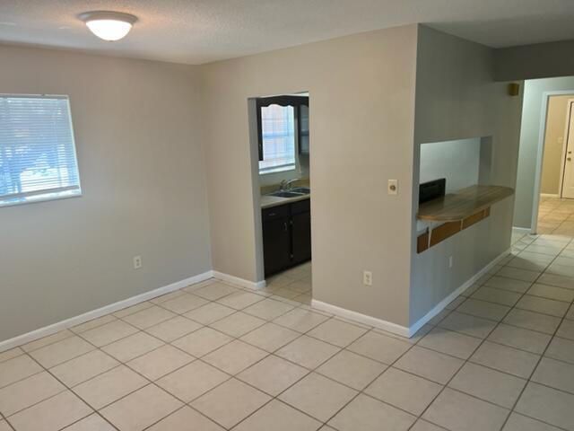 Foto del edificio - "Charming 3-Bed home with 2 Full Baths in the Ferry Park area of Fort Walton Beach!"