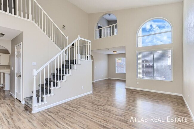 Building Photo - 8112 Dolphin Landing Dr