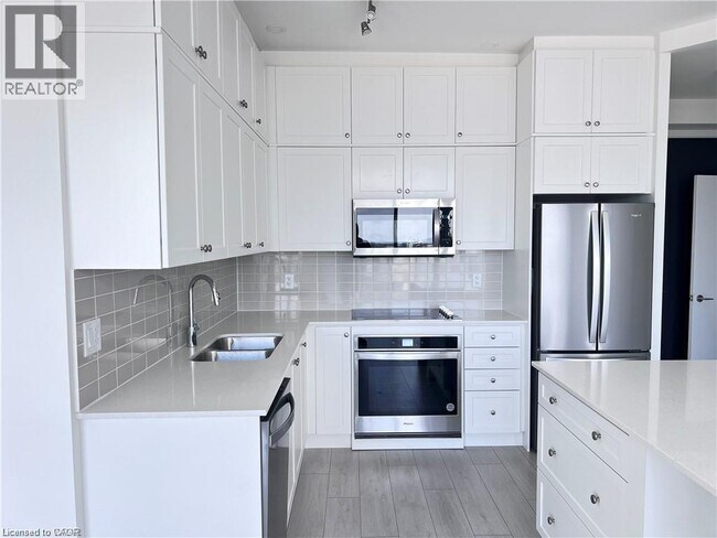 Building Photo - 55 Duke St W
