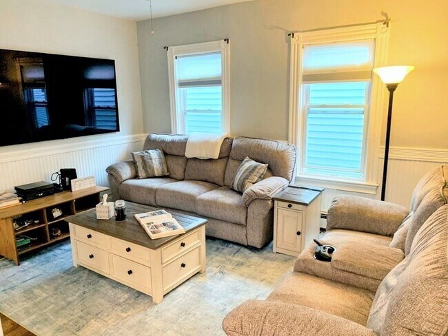 Foto del edificio - 275 Gallivan Blvd