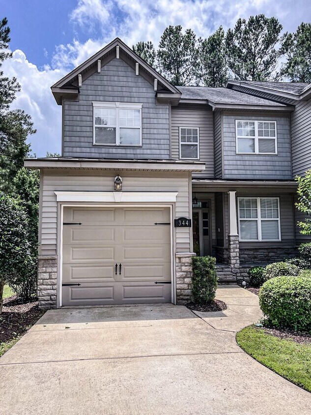 Primary Photo - Gorgeous 3 Bed 2.5 Bath Home in Fayetteville