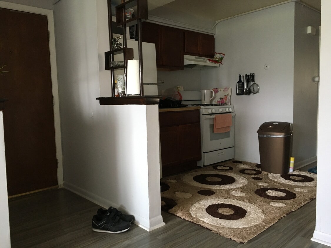 10380 Michael Todd Terrace, Glenview, IL 60025 Apartments in Glenview