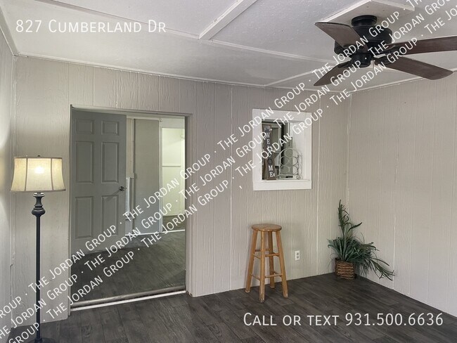 Foto del edificio - 827 Cumberland Dr