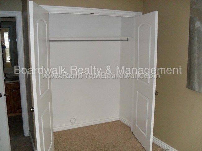 Building Photo - 2264 E 4500 S