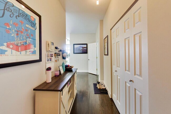 Foto del edificio - 2700 W Belmont Ave
