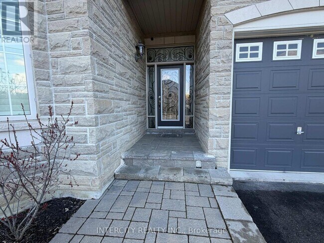Building Photo - 655 Davos Rd