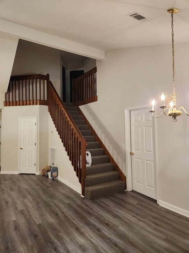 Building Photo - 517 Grand Lagoon