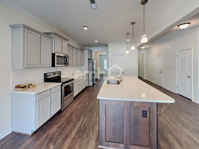 Building Photo - 404 Moses Rhyne Dr