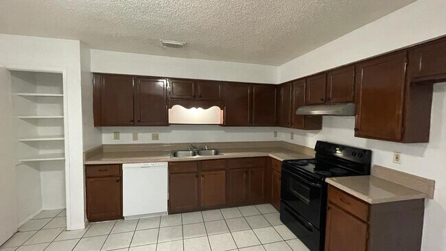 Foto del edificio - 7431 La Pl Dr