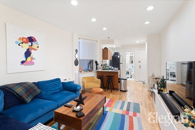 Foto del edificio - 324 E 35th St