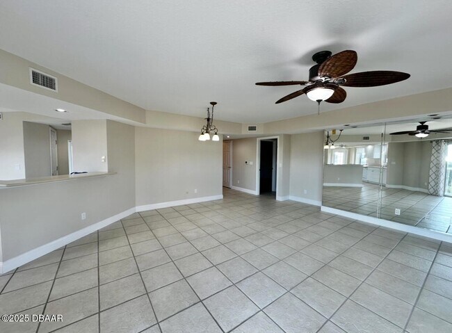 Foto del edificio - 4670 Links Village Dr