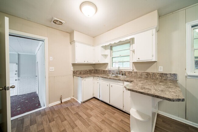 Foto del edificio - Nice 3 Bedroom/1 Bath Home with Bonus Room!