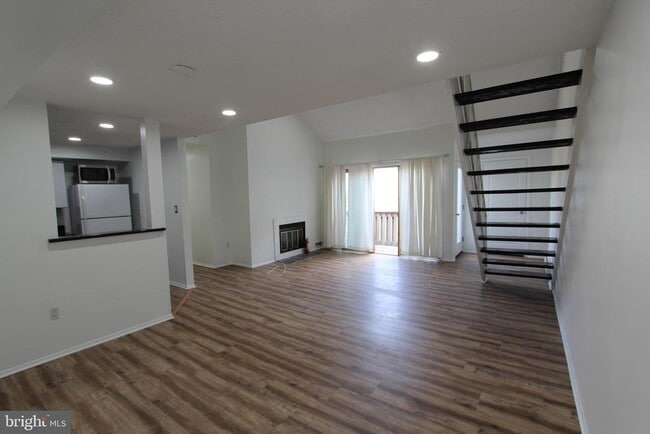 Building Photo - 912 Aspen Dr