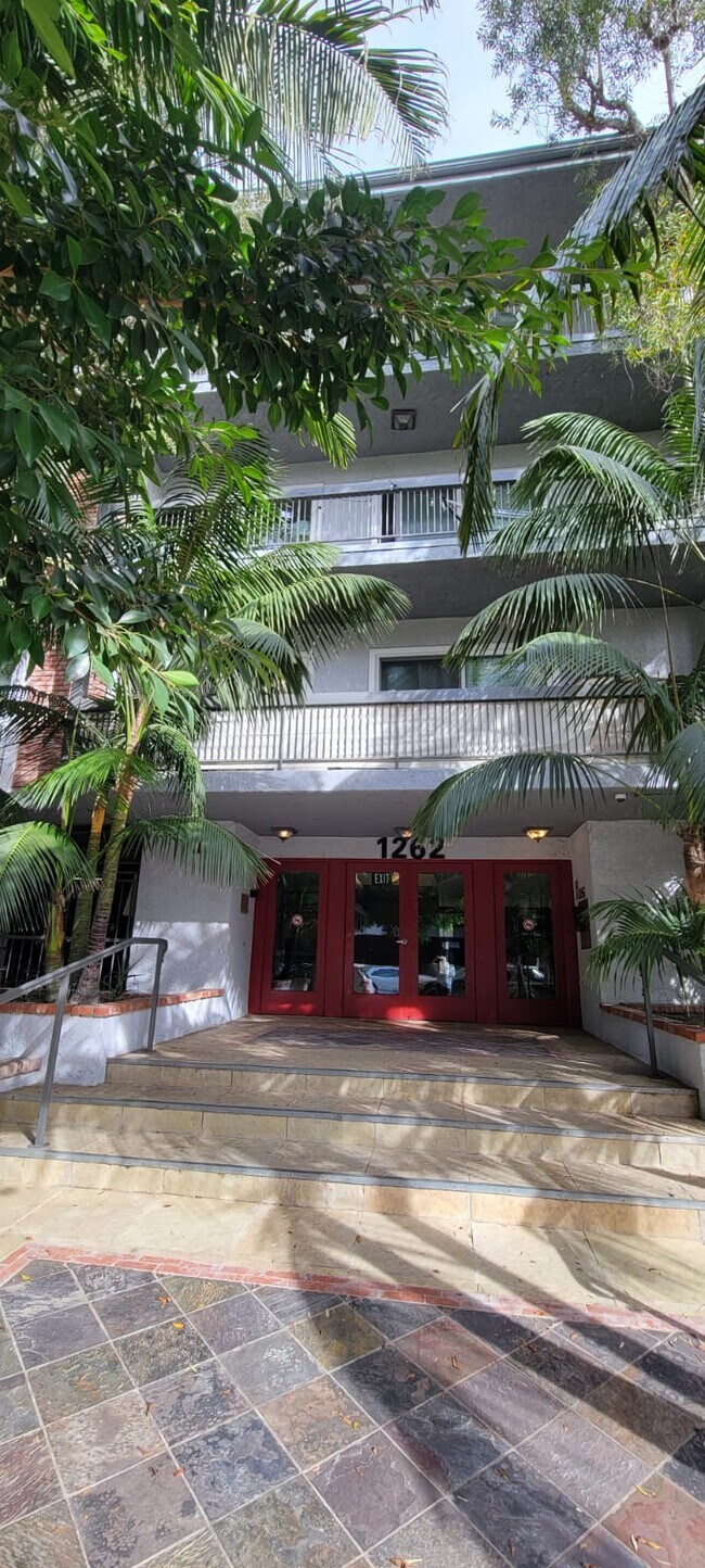 Entrance - 1262 S Barrington Ave