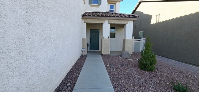 Building Photo - Upgraded-Gorgeous 3 bedroom in Henderson!