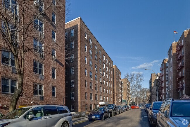 Building Photo - 14065 Beech Ave