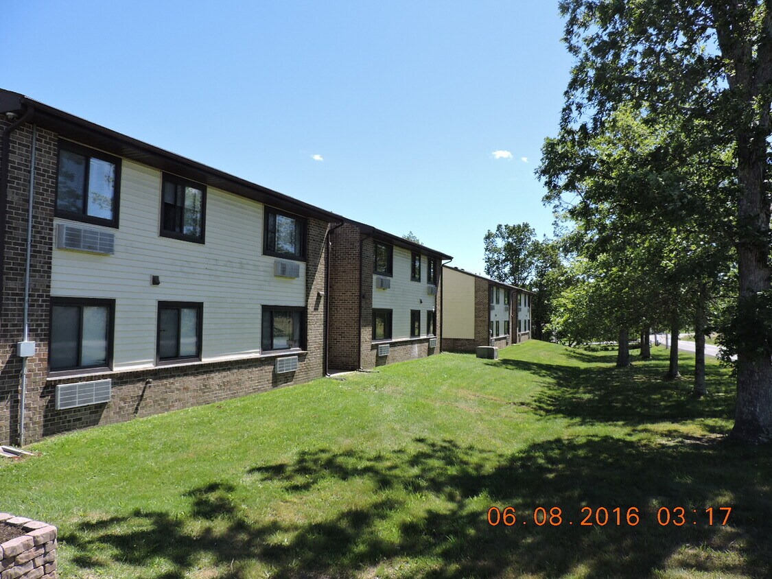 Roberts Village Apartments Apartments in Beaver, WV