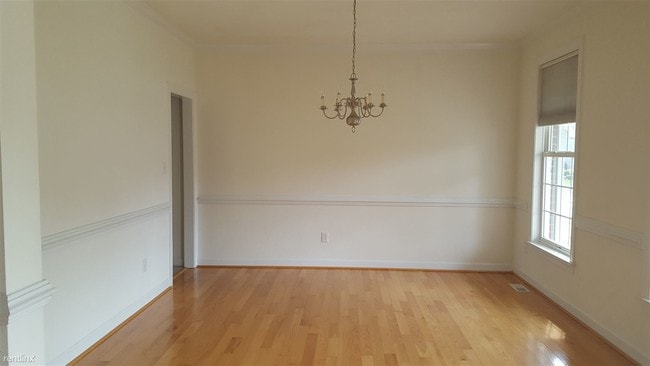 Building Photo - 806 Falls Creek Dr