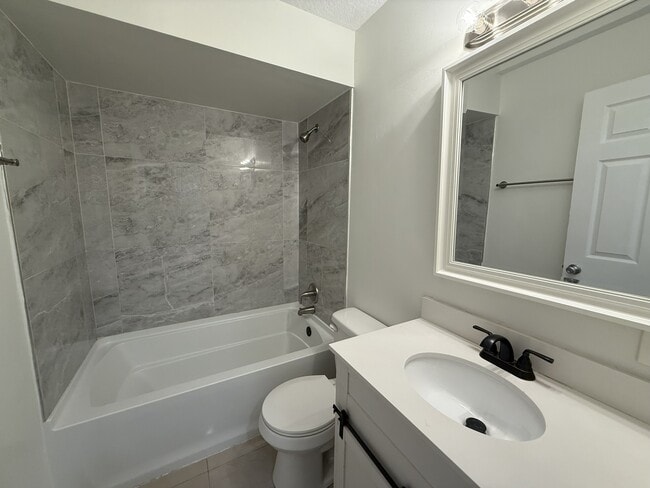 Building Photo - 238 Palmetto Dr