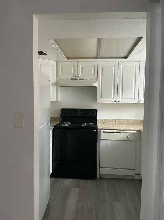 Foto del edificio - 722 SW 70th Terrace