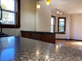 Building Photo - 88 Sheridan St