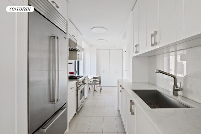 Foto del edificio - 211 Madison Ave