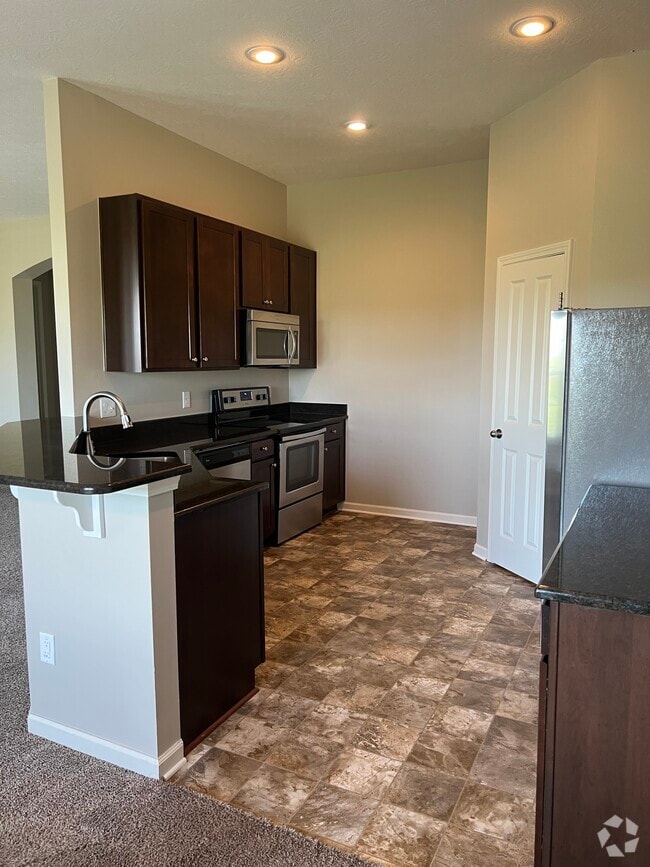 Building Photo - 3203 Rossmore Cir