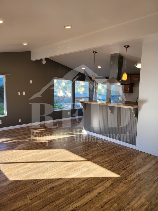 Building Photo - Suquamish Single level Updated with a stor...