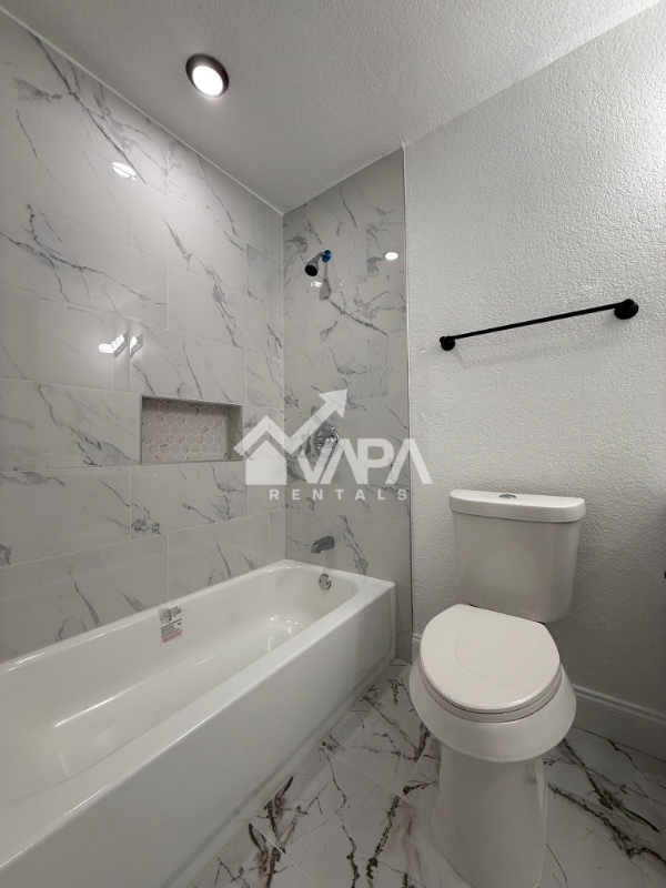 Foto del edificio - 4019 Sunrise Bluff Dr