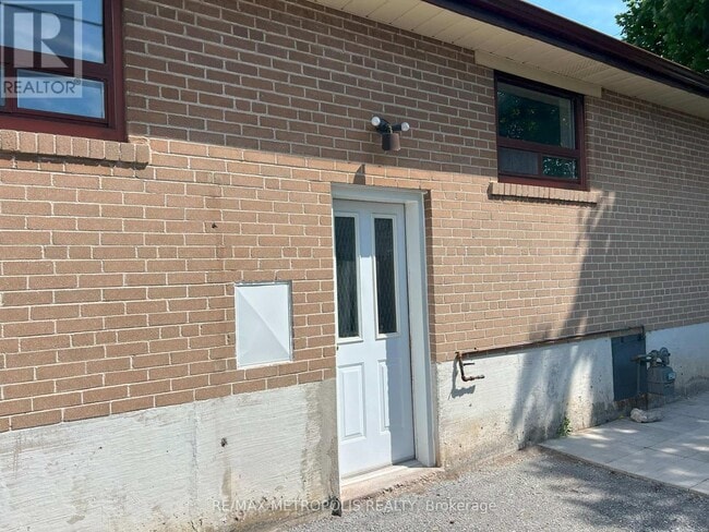 Building Photo - 797 Zator Ave