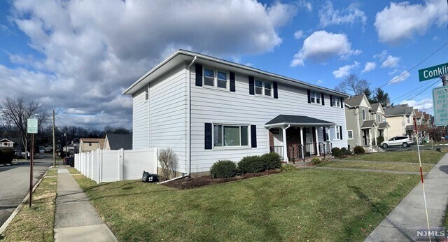 Primary Photo - 12 Maple Ct