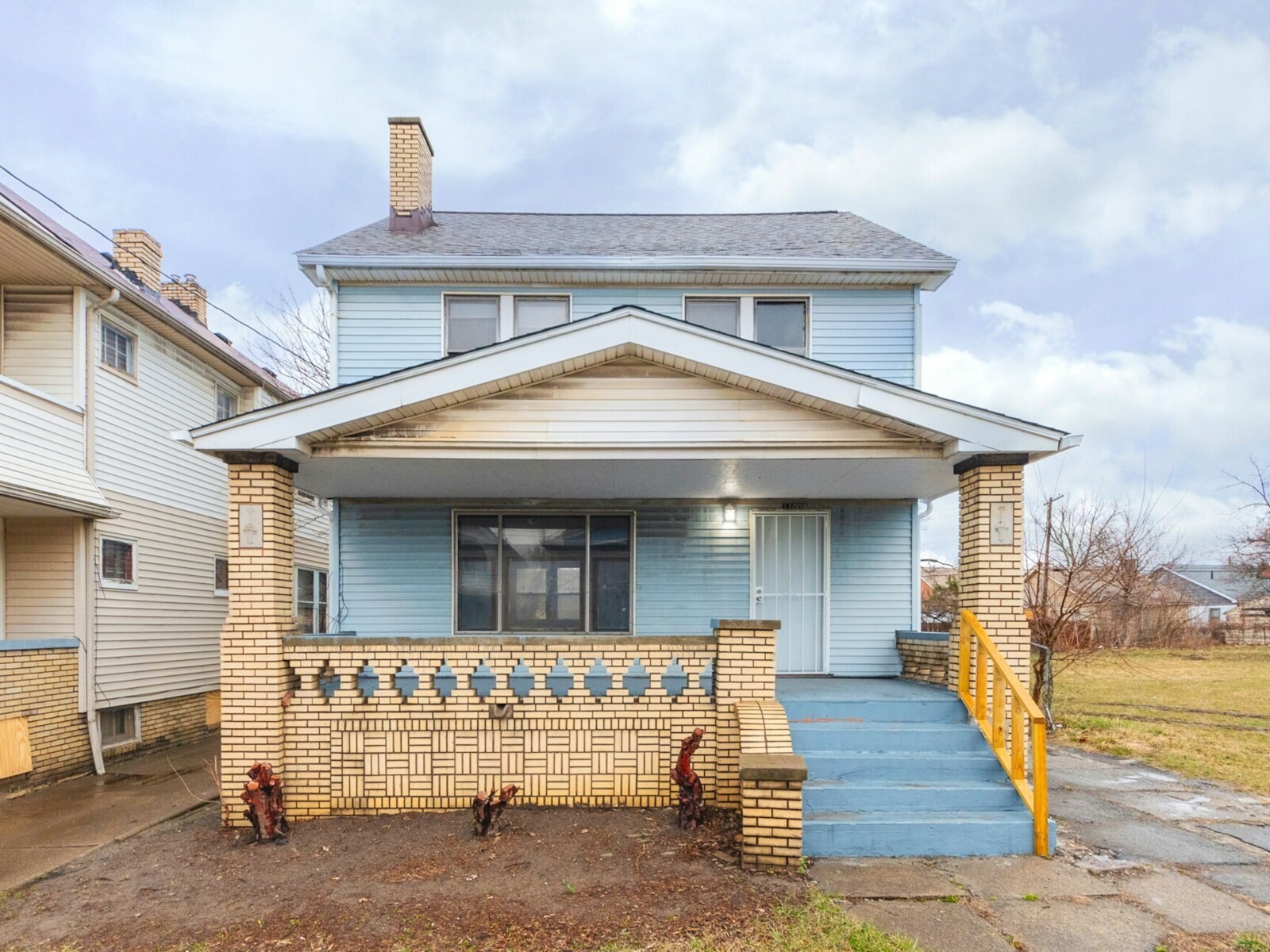 11009 Greenwich Ave Cleveland, OH 44105 – photo 1